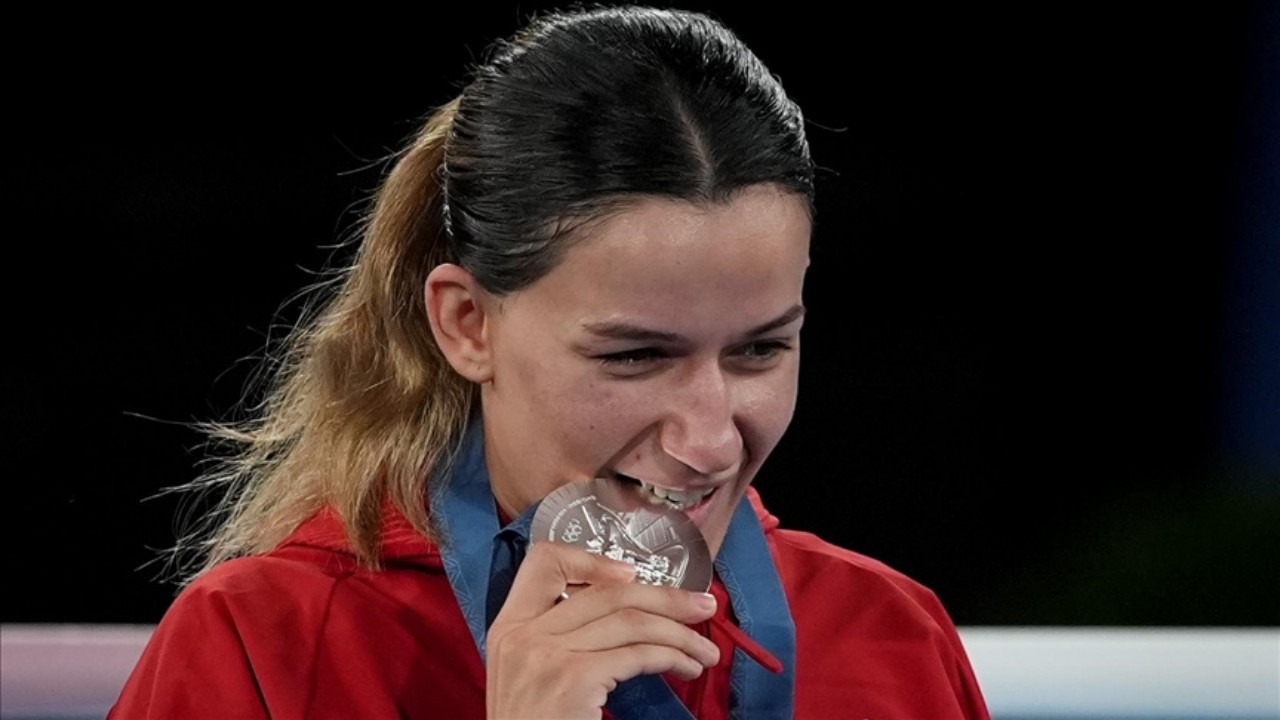 Hatice Akbaş'tan Dünya Boks Şampiyonası'nda Gümüş Madalya