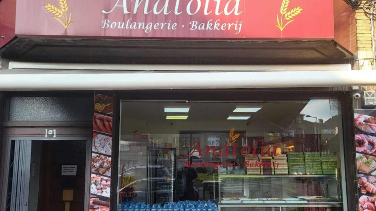 Brüksel'de Anatolia Fırının Dışardan Çekilmiş Bir Görüntüsü