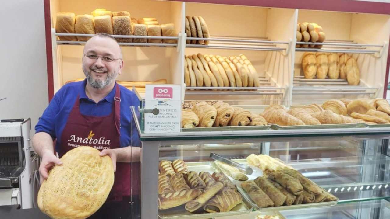 Brüksel'de Anatolia Fırını Osmanlı'dan Miras "Askıda Ekmek" Geleneği Yaşatılıyor