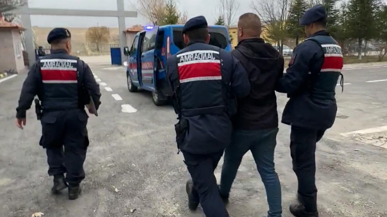 İzinli Hükümlü Hırsızlık Yaparken Yakalandı