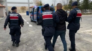 İzinli Hükümlü Hırsızlık Yaparken Yakalandı