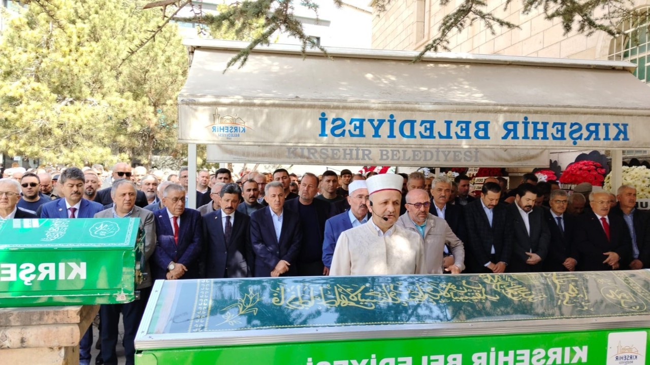 İzmir Valisi Elban'ın Acı Günü: Babası Ahmet Elban Kırşehir'de Son Yolculuğuna Uğurlandı