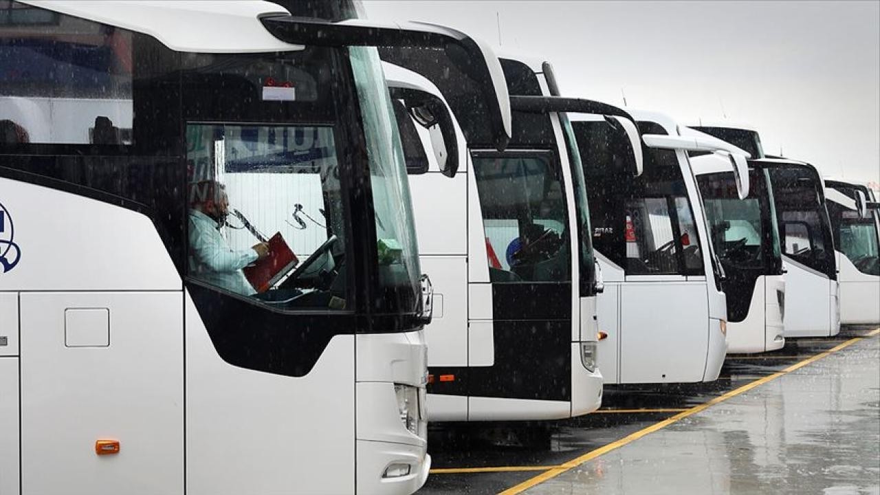 720 Sivil Personel Bayramda Otobüslerde: Yerlikaya'dan Trafik Uyarısı ve Denetim Açıklaması!