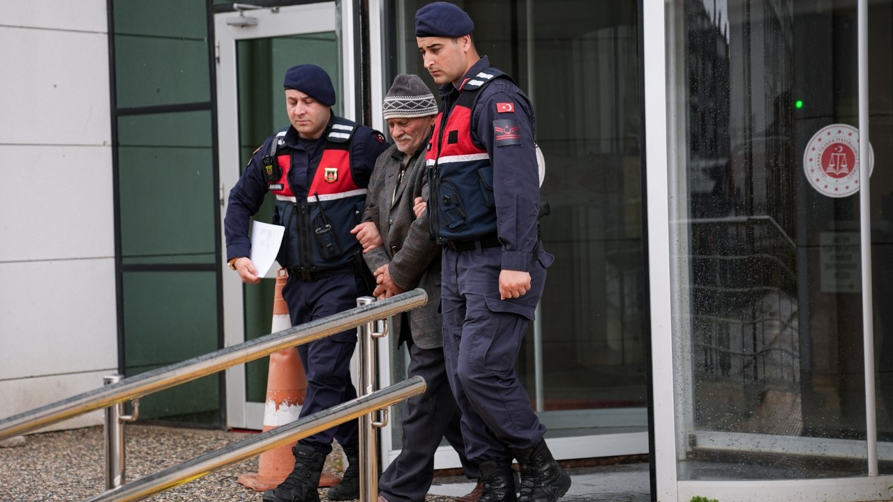 Seferihisar'da Kamyonet Yayaya Çarptı: Et ve Süt Kurumu Genel Müdürü Hayatını Kaybetti, Sürücü Tutuklandı