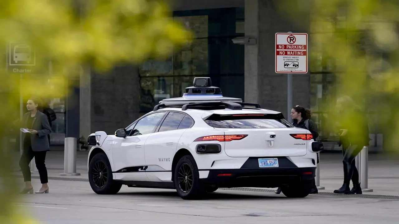 Waymo, filosuna tesla kattı