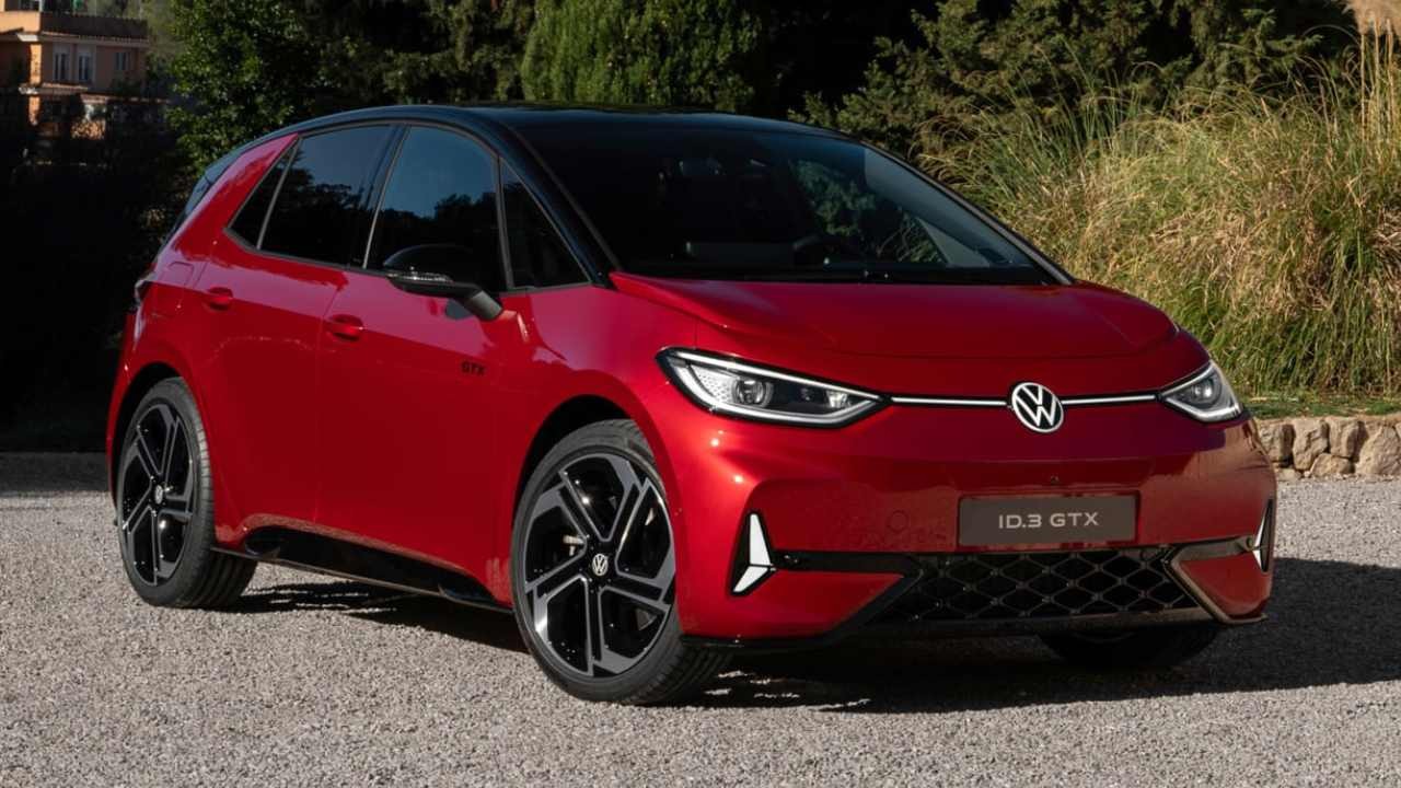 Volkswagen GTI Efsanesini Elektrikle Yeniden Yazıyor: İşte Merakla Beklenen ID.3 GTI'ın Gücü ve Tanıtım Tarihi!