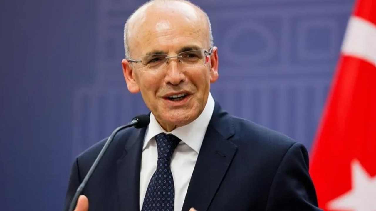 Bakan Şimşek'ten Sanayi Üretimine Dair Umut Veren Mesajlar: Küresel Zorluklara Rağmen Türkiye Nasıl Ayakta Kalacak, Rekabet Gücü Nasıl Artacak?