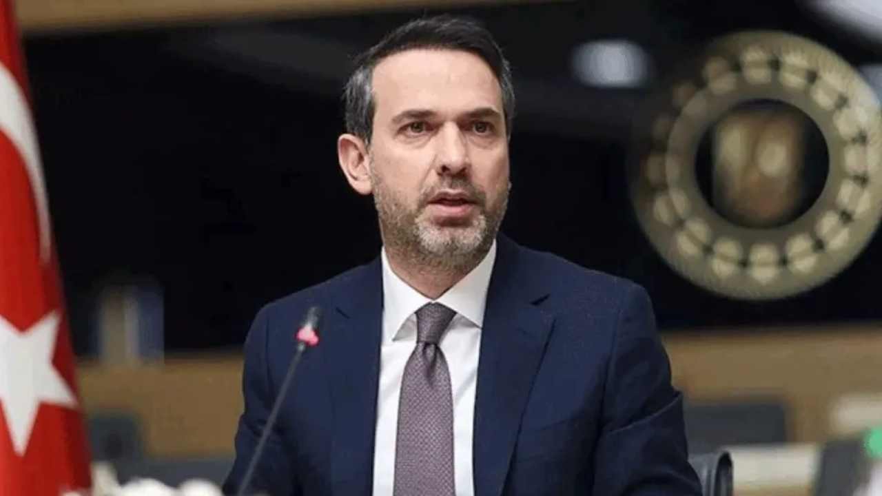 Bakan Bayraktar'dan Net Mesaj: "Türkiye'de Elektrik Krizi Olmayacak!" İşte Enerji Politikamızın Detayları ve Yeni Reform Paketi