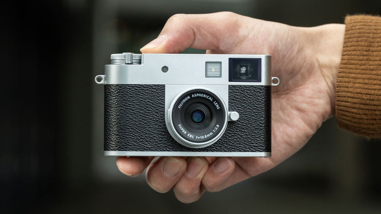 Fujifilm X half